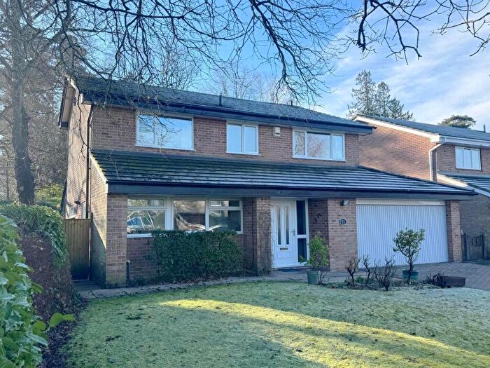 4 Bedroom Detached House For Sale In Kingsland Grange, Newbury, RG14