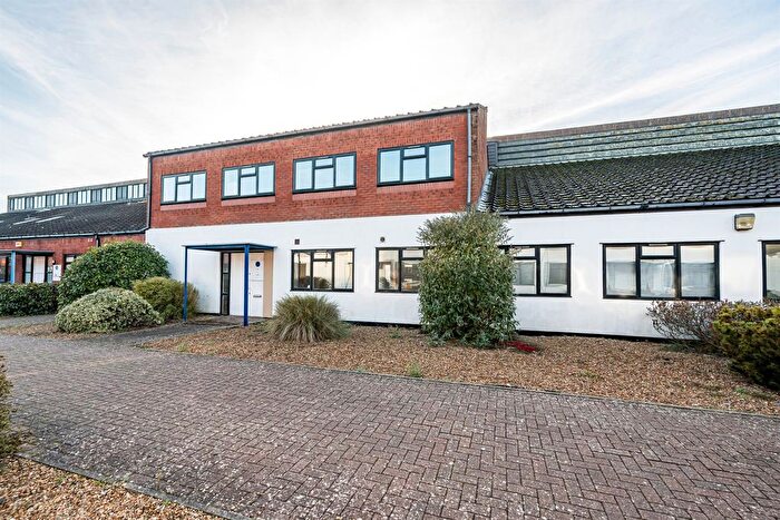 2 Bedroom Flat For Sale In Walker Avenue, Wolverton Mill, Milton Keynes, MK12