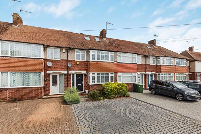 4 Bedroom Property For Sale In Hogarth Avenue, Ashford, TW15