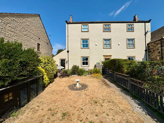 2 Bedroom Semi-Detached House For Sale In Grange Farm Court, Bolton-upon-Dearne, Rotherham, S63