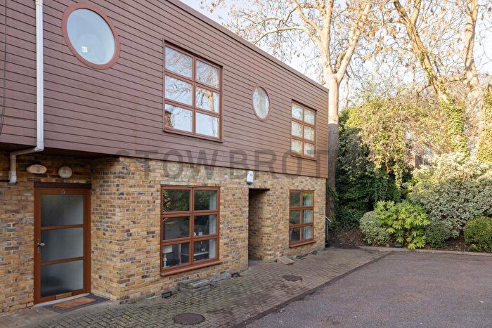 2 Bedroom Flat To Rent In Cambridge Mews, Wanstead, E11
