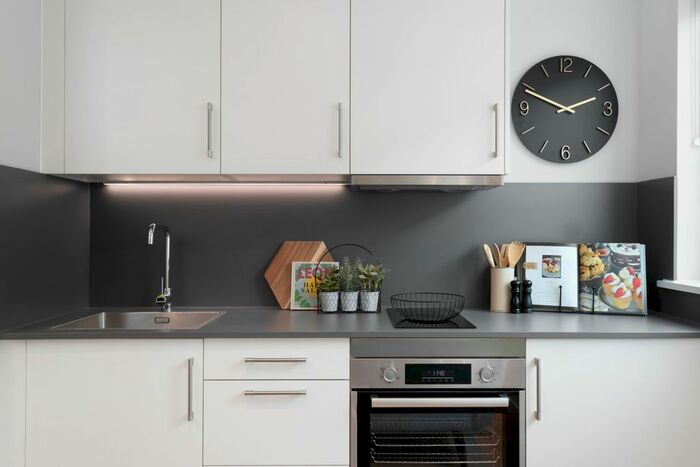 1 Bedroom Flat To Rent In Cranbrook Road, Ilford, IG1