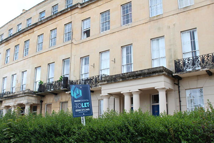 1 Bedroom Flat To Rent In Lansdown Crescent, GL50