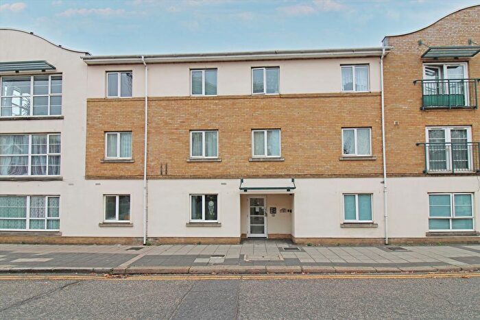 2 Bedroom Flat To Rent In Horn Lane, Acton, W3