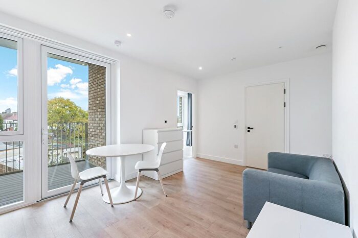 Studio To Rent In Lavey House, Grand Union, London, HA0