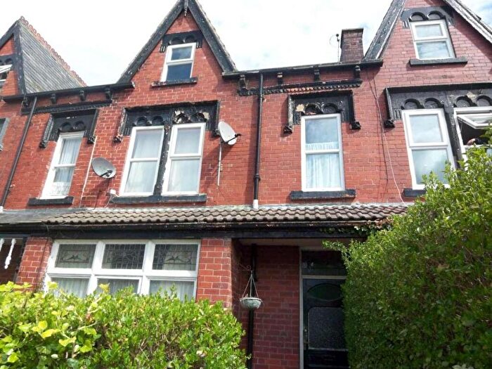 1 Bedroom Flat To Rent In Roman Grove, Leeds, West Yorkshire, LS8