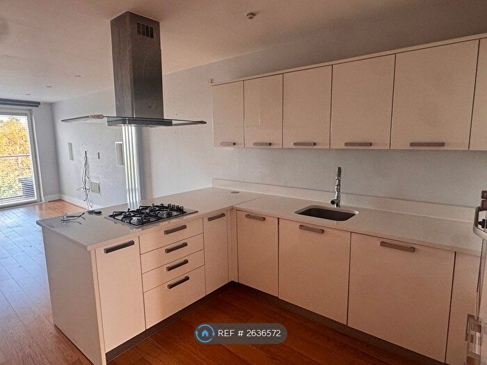 3 Bedroom Flat To Rent In Tetty Way, Bromley, BR1