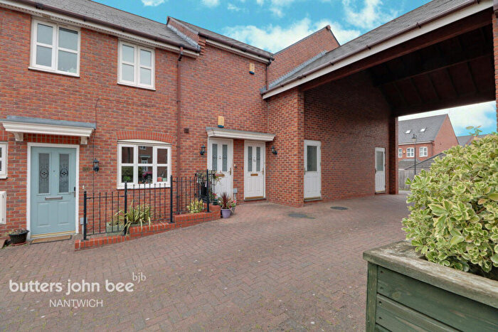 2 Bedroom Maisonette For Sale In Golden Hill, Weston, CW2