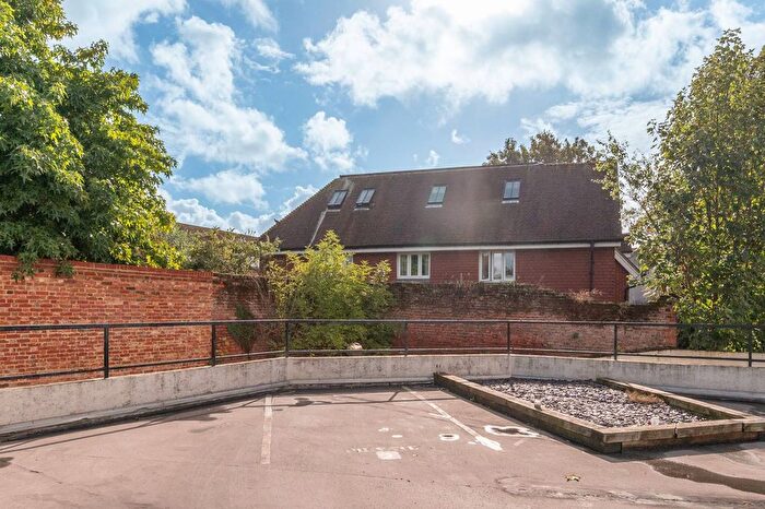 1 Bedroom Flat To Rent In The Broadway, Cheam, Sutton, SM3