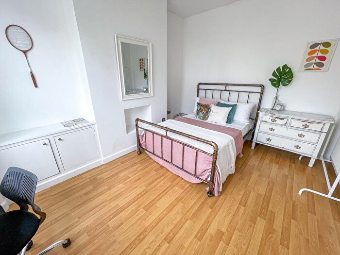 4 Bedroom Terraced House To Rent In Albany Road, L7