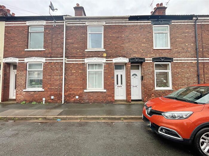 3 Bedroom Terraced House For Sale In Kitchener Street, Selby, YO8