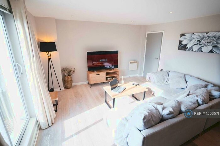 2 Bedroom Penthouse To Rent In Neptune Street, Leeds, LS9