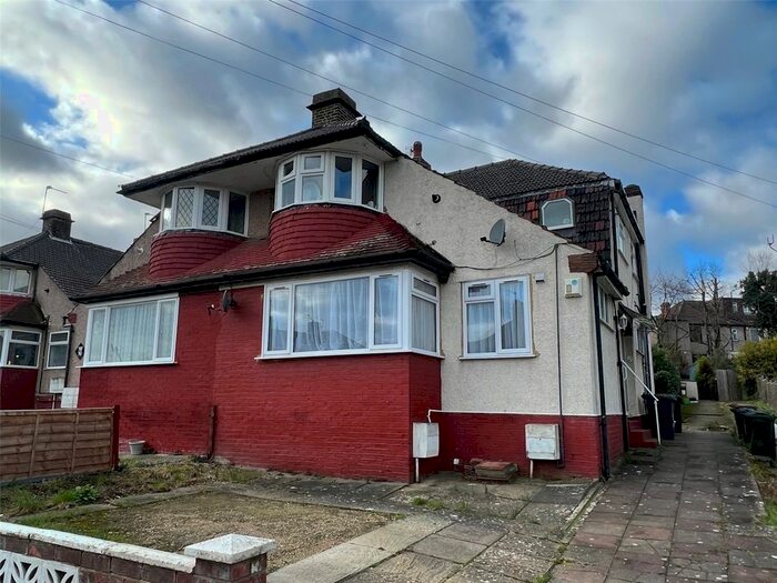 2 Bedroom Maisonette To Rent In Windsor Drive, Dartford, Kent, DA1