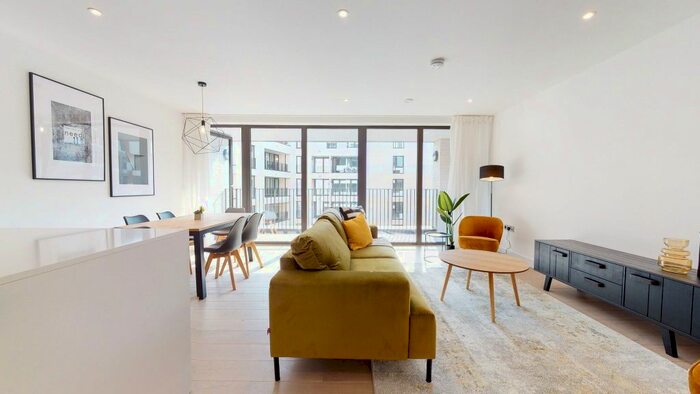 3 Bedroom Flat To Rent In Cremer Street, London, E2