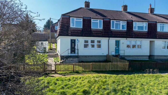 3 Bedroom Terraced House To Rent In Hobbes Close, Malmesbury, SN16