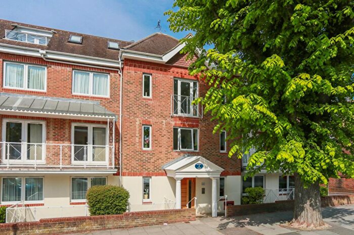 2 Bedroom Flat For Sale In Palmeira Avenue, Hove, BN3