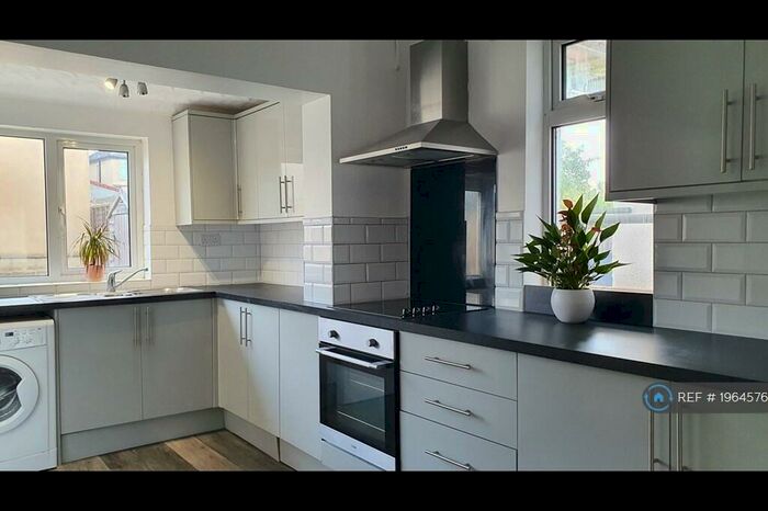 4 Bedroom End Of Terrace House To Rent In Mackie Road, Filton, Bristol, BS34