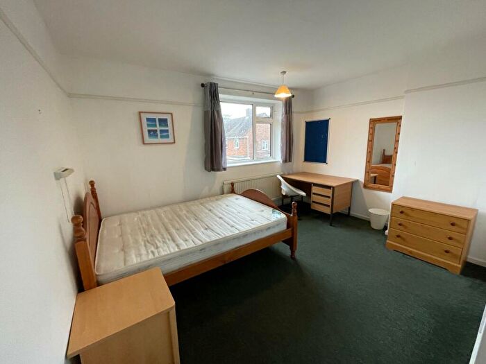 4 Bedroom Semi-Detached House To Rent In Mottram Close, Norwich, NR5