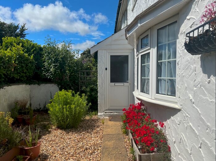 4 Bedroom Semi-Detached House To Rent In Main Road, Arreton, PO30