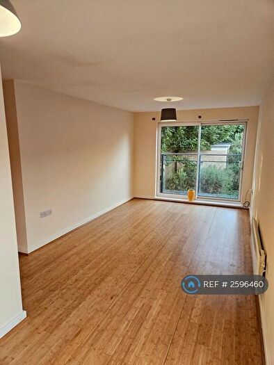 2 Bedroom Flat To Rent In Mercia Court, London, SE22