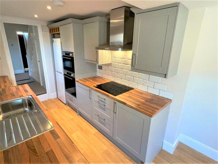 2 Bedroom House To Rent In Basingstoke, RG21