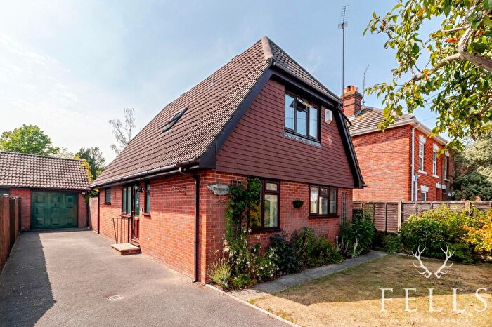 3 Bedroom Detached House For Sale In Fairlie, Ringwood, BH24