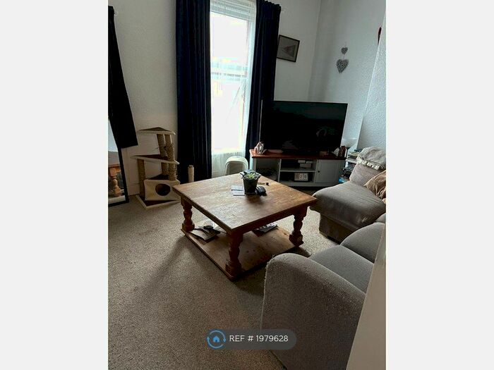 1 Bedroom Flat To Rent In Debdale Park, Gorton, Manchester, M18
