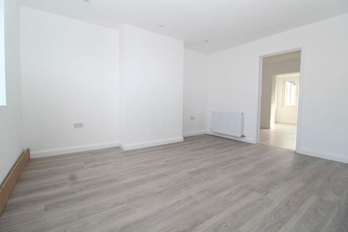 3 Bedroom Semi Detached House To Rent In Crestway, Chatham, ME5