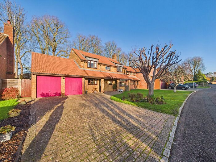 4 Bedroom Detached House For Sale In St. Teresas Close, Princes Risborough, Buckinghamshire, HP27