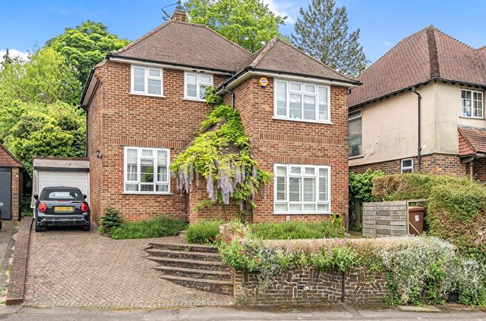 4 Bedroom Detached House For Sale In High View Road, Guildford, Surrey, GU2