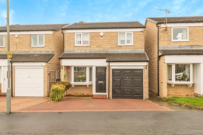 3 Bedroom Detached House For Sale In Tudor Way, Thornhill Lees, Dewsbury, WF12
