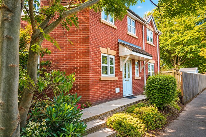 3 Bedroom End Of Terrace House To Rent In Upper Mersey Road, Widnes, WA8