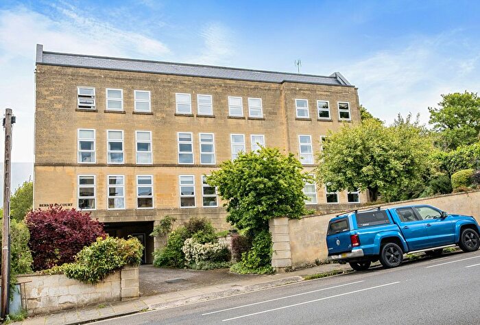2 Bedroom Flat For Sale In Bathwick Hill, Bath, Somerset, BA2