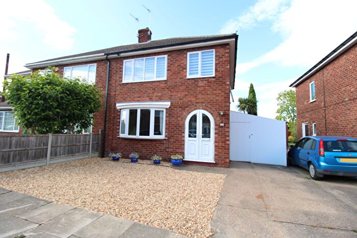 3 Bedroom Semi-Detached House For Sale In Lansdowne Avenue, Lincoln, LN6