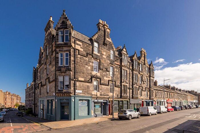 3 Bedroom Flat For Sale In / Portobello High Street, Edinburgh, EH15