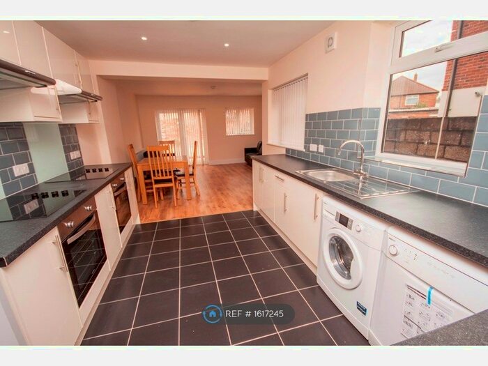 6 Bedroom Semi-Detached House To Rent In Harborough Road, Southampton, SO15