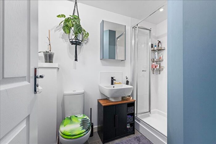 3 Bedroom End Of Terrace House For Sale In Aspen Drive, Gorebridge, EH23