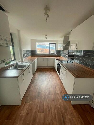 3 Bedroom Terraced House To Rent In Grosvenor Street, Swinton, Manchester, M27