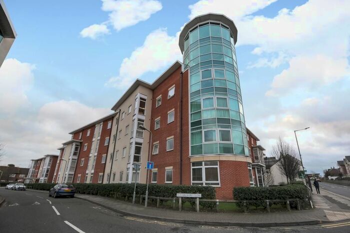 2 Bedroom Flat To Rent In Kerr Place, Aylesbury, HP21