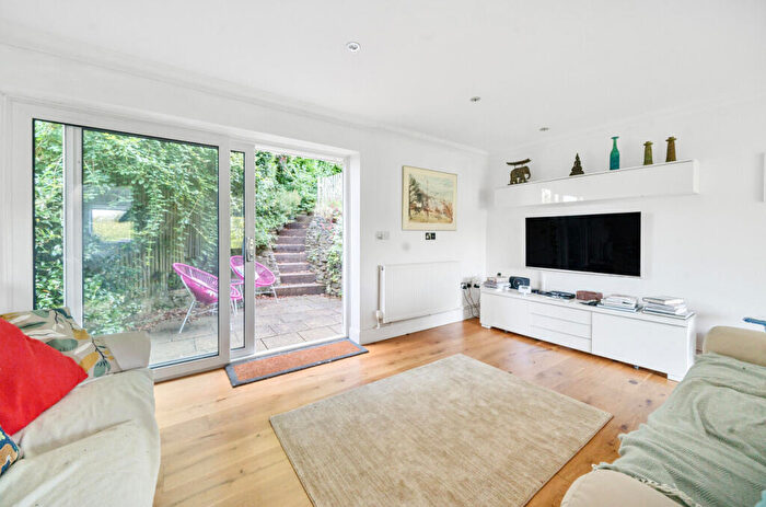 5 Bedroom Detached House For Sale In Grove Road, Godalming, Surrey, GU7
