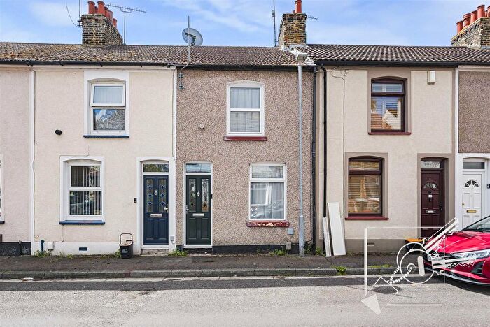 2 Bedroom Property For Sale In Alexandra Road, Gravesend, DA12