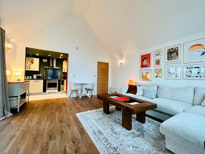 2 Bedroom Flat For Sale In Edgar Close, Kings Hill, ME19