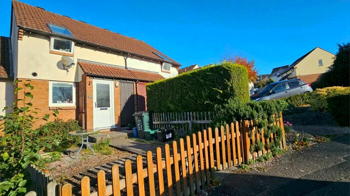 2 Bedroom Property To Rent In Howards Way, Newton Abbot, TQ12