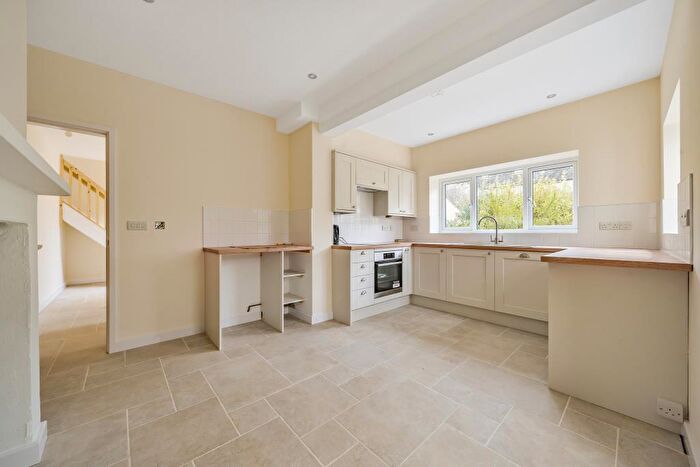 2 Bedroom Detached Bungalow To Rent In Bladon, Woodstock, OX20