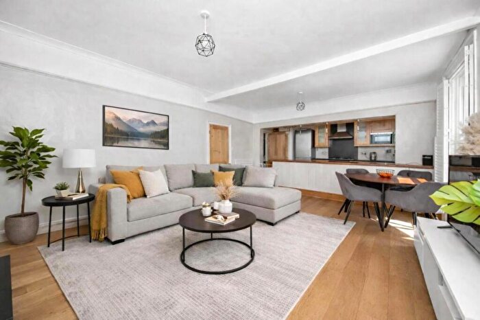 4 Bedroom Apartment For Sale In Central Hill, Crystal Palace, London, SE19