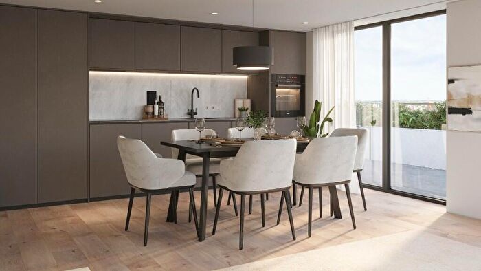 2 Bedroom Apartment To Rent In York Road, Leeds, West Yorkshire, LS9