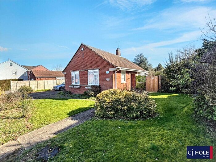 2 Bedroom Bungalow For Sale In Dinglewell, Hucclecote, Gloucester, GL3