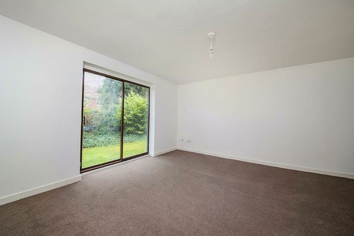 1 Bedroom Flat To Rent In Langley Mere, Forest Hall, NE12