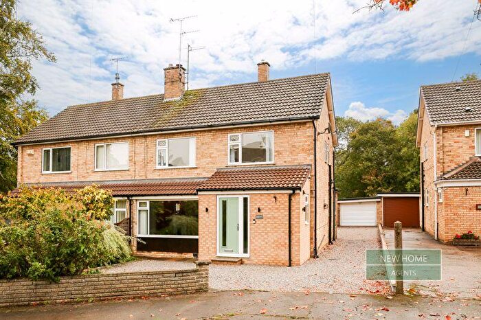 3 Bedroom Semi-Detached House For Sale In Beechfield Drive, Willerby, Hull, HU10