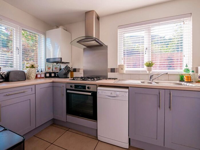 2 Bedroom Semi-Detached House For Sale In Woodstock Crescent, Hockley, SS5